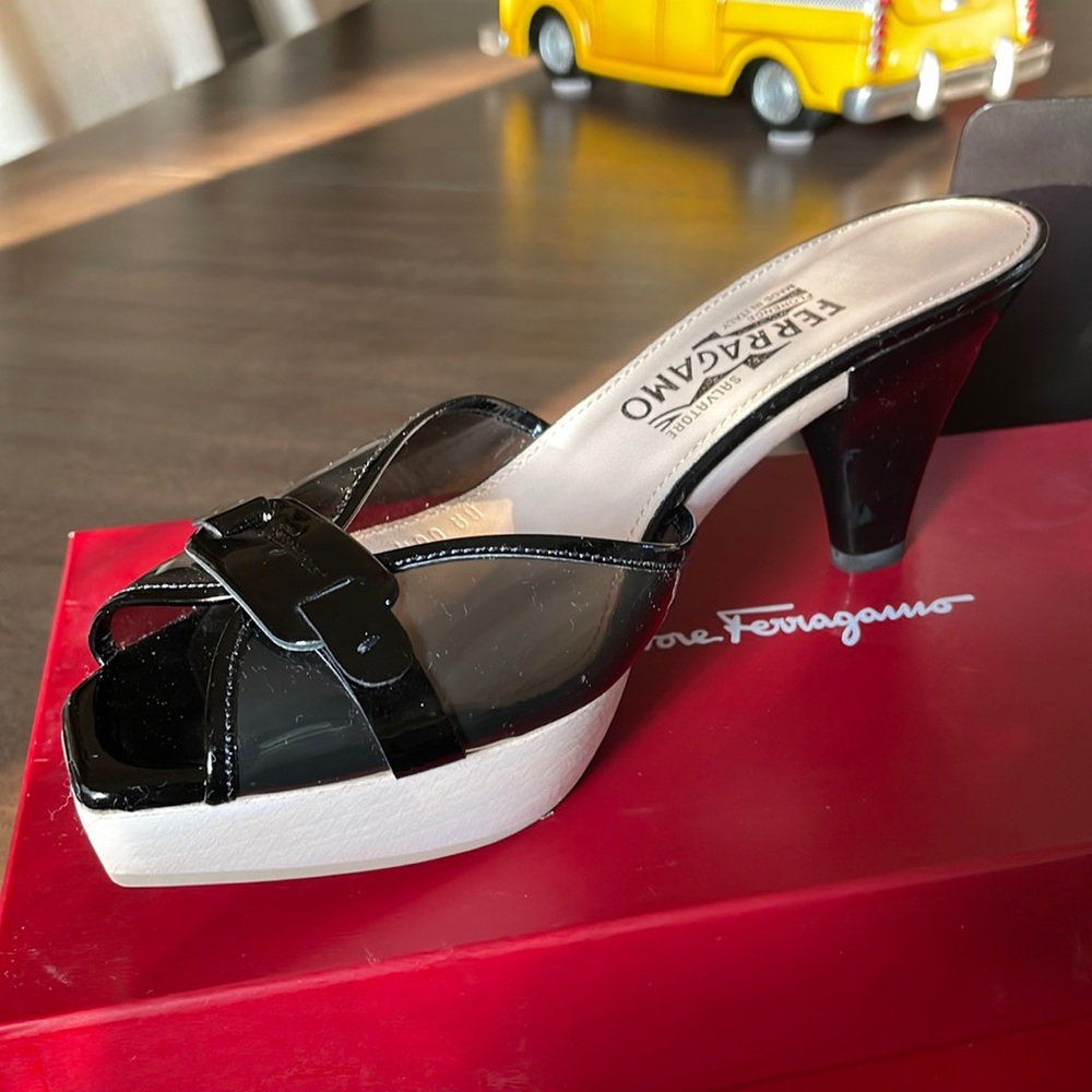 Ferragamo Mali patent leather heels